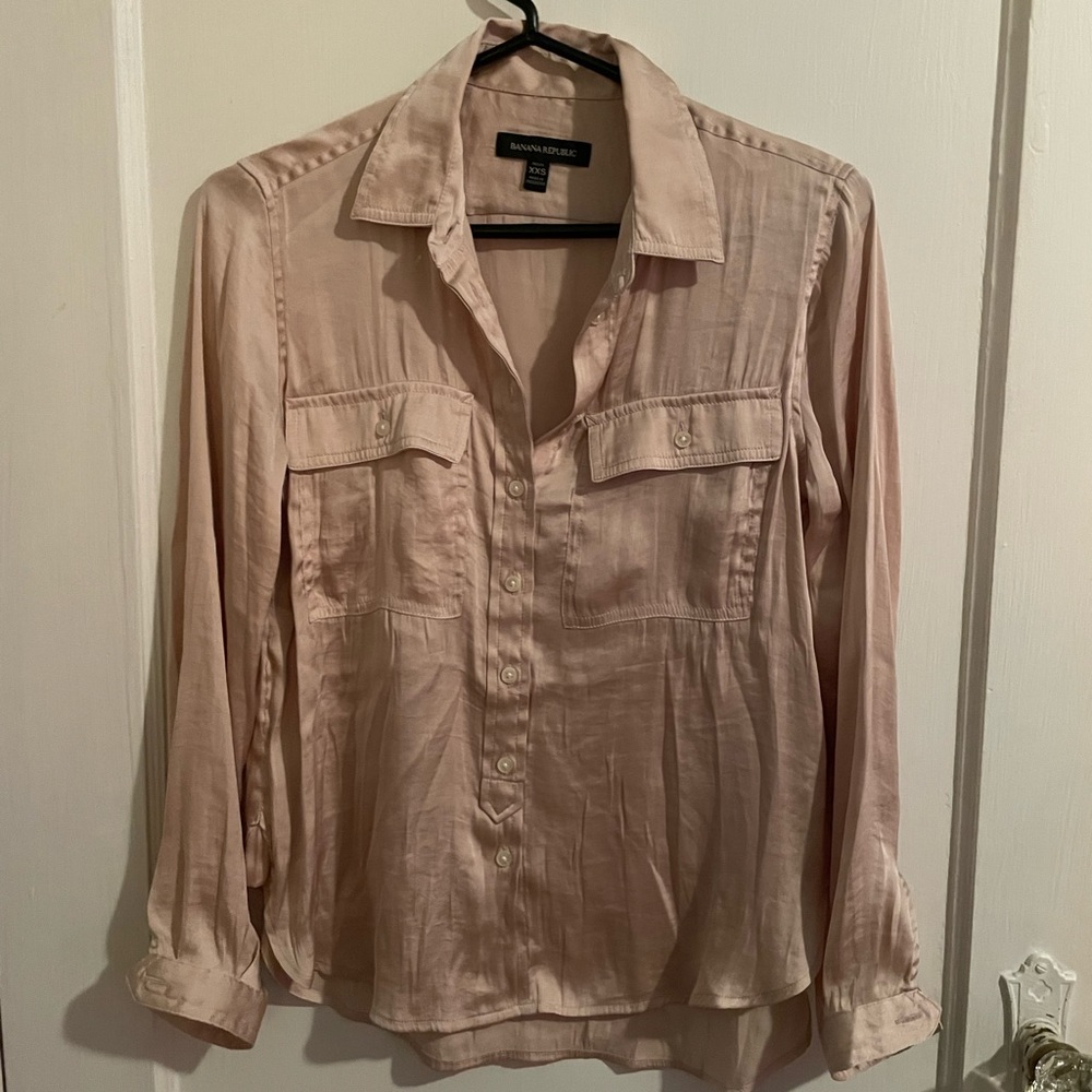 Banana Republic light pink long sleeve button front collared shirt Sz. XXS